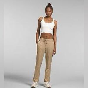The North Face NWT beige Aphrodite Motion Pant🍂🫶😘